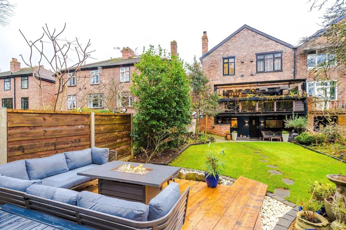 Unique In Northenden Urban Oasis Sleeps 8 Holiday home Manchester