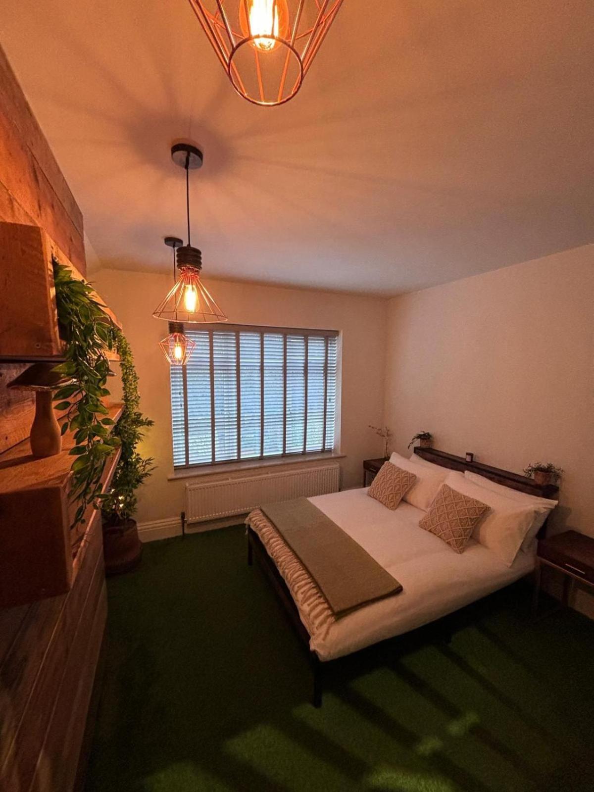 Holiday home Unique In Northenden Urban Oasis Sleeps 8 Manchester