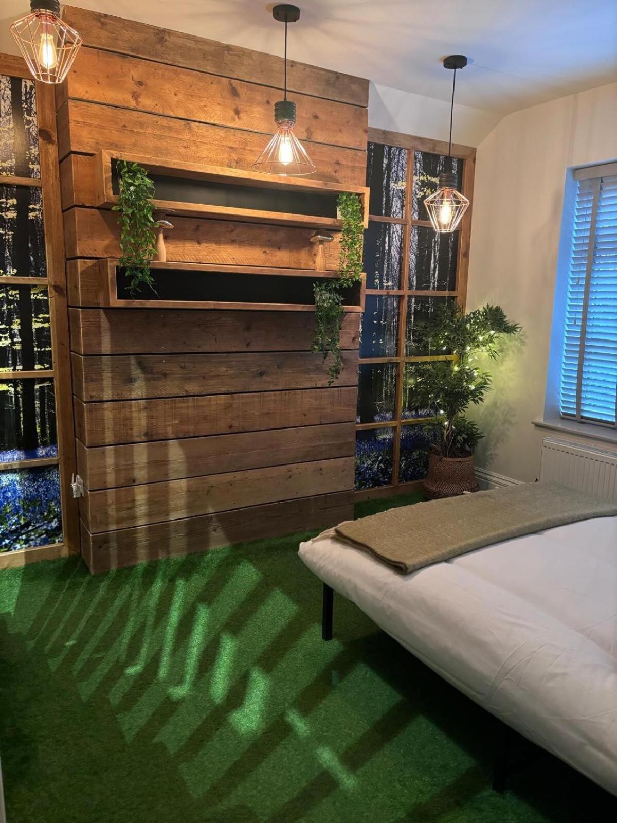 Unique In Northenden Urban Oasis Sleeps 8 *
