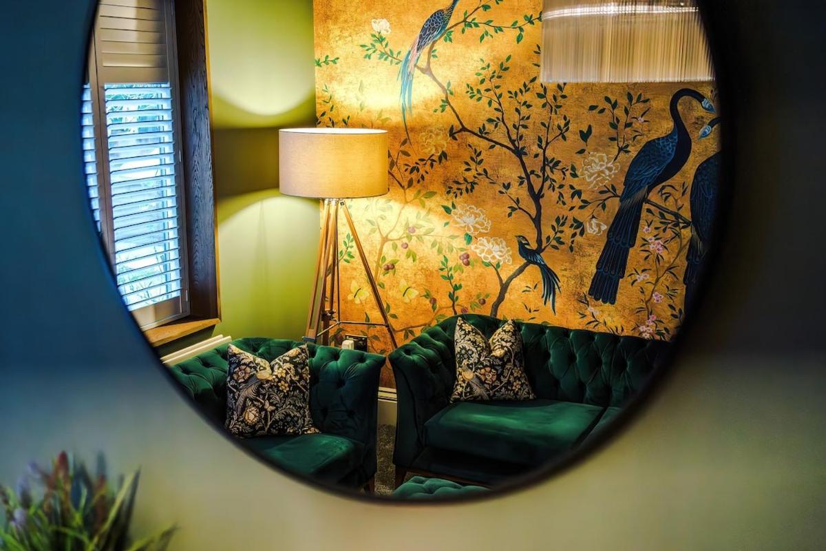 Unique In Northenden Urban Oasis Sleeps 8 Holiday home