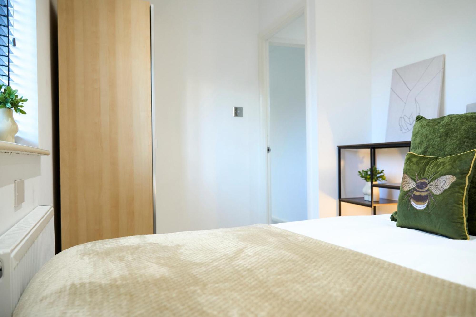 Spacious 2-bed Near Centre, Fast Wifi Holiday home