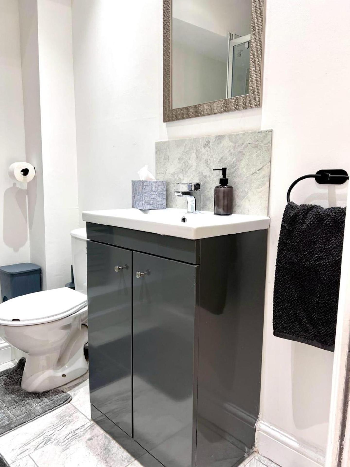 Stylish Spacious 1bd Apt-kingbed-10min Heaton Park Apartment *