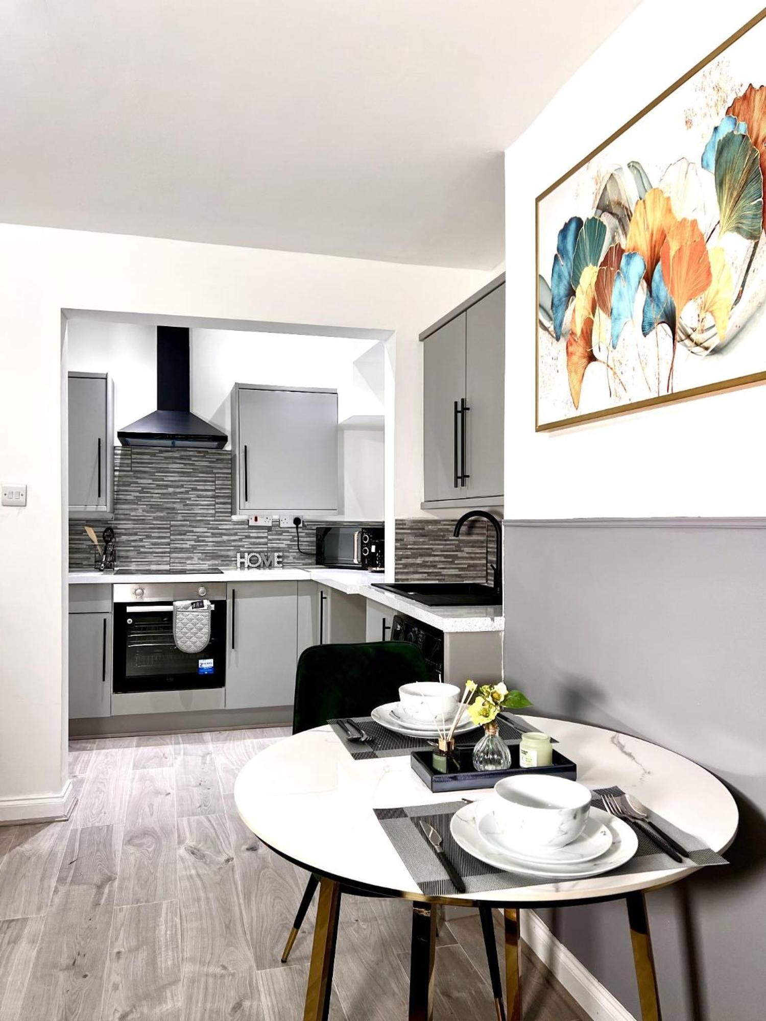 Stylish Spacious 1bd Apt-kingbed-10min Heaton Park * Manchester
