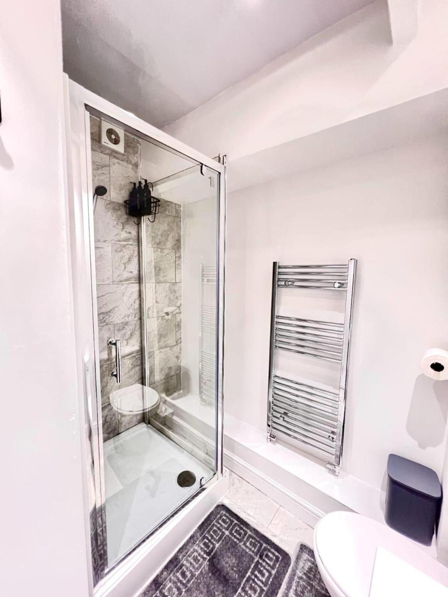 Stylish Spacious 1bd Apt-kingbed-10min Heaton Park Apartment *