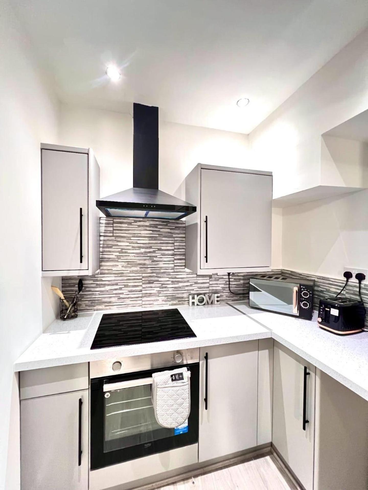 Stylish Spacious 1bd Apt-kingbed-10min Heaton Park