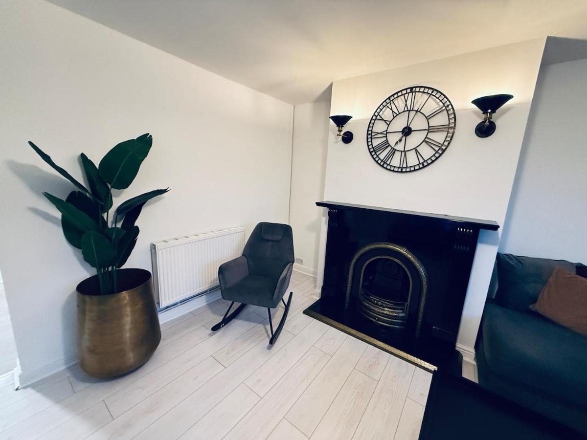 Holiday home Contractor House - South - 4 Beds - 3 Bedroom - Large Parking