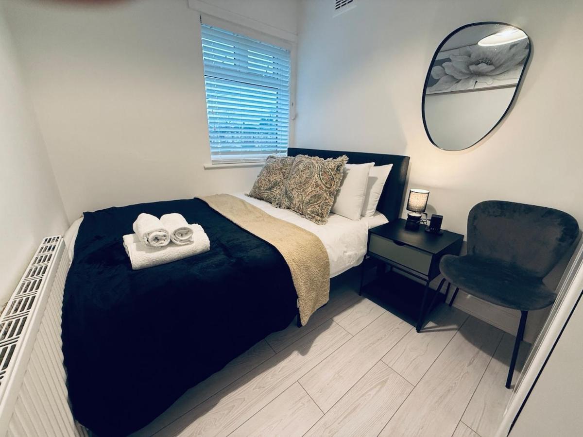 Holiday home Contractor House - South - 4 Beds - 3 Bedroom - Large Parking *