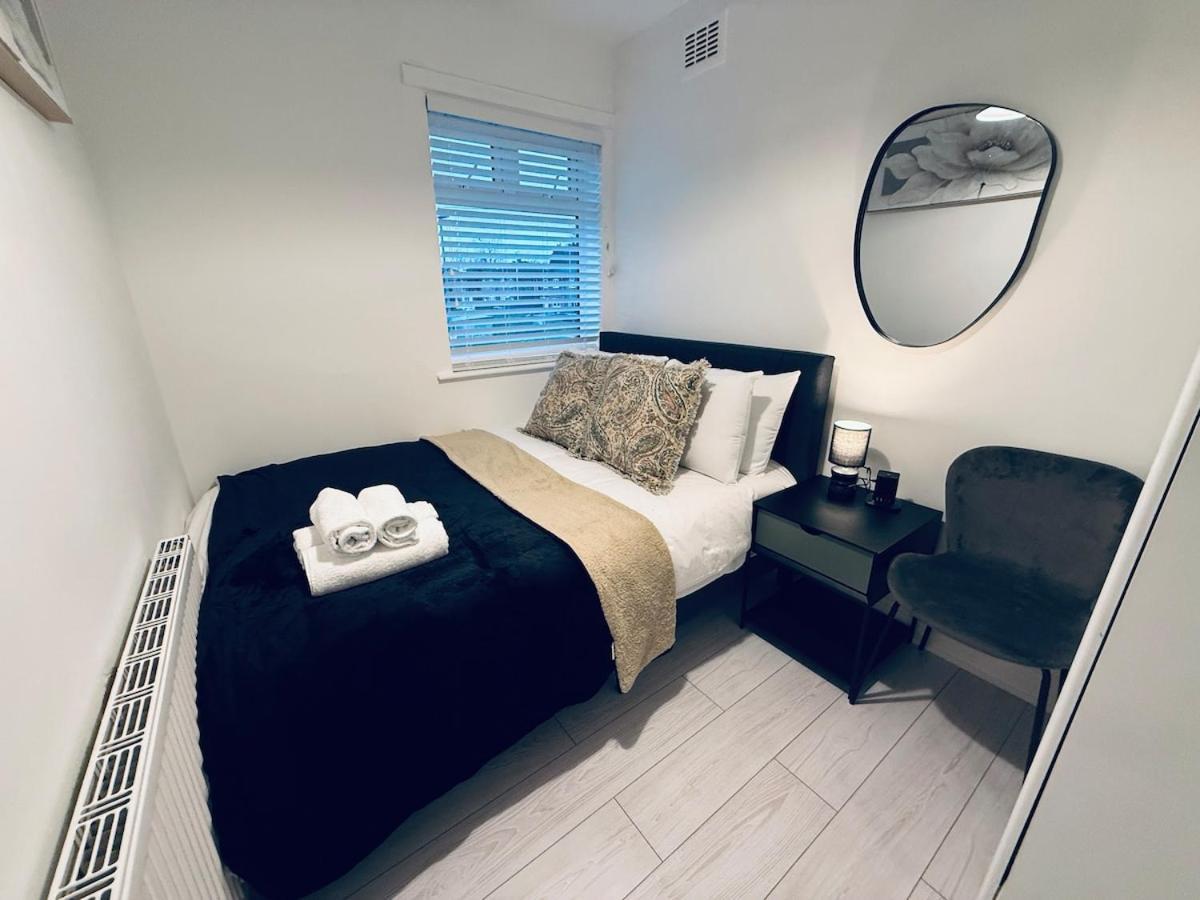 Contractor House - South - 4 Beds - 3 Bedroom - Large Parking *