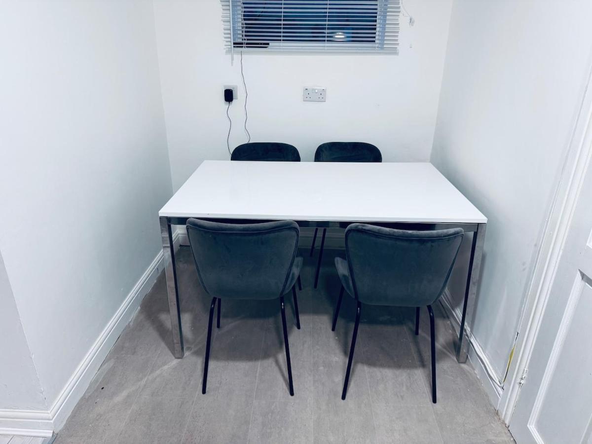 Holiday home Contractor House - South - 4 Beds - 3 Bedroom - Large Parking