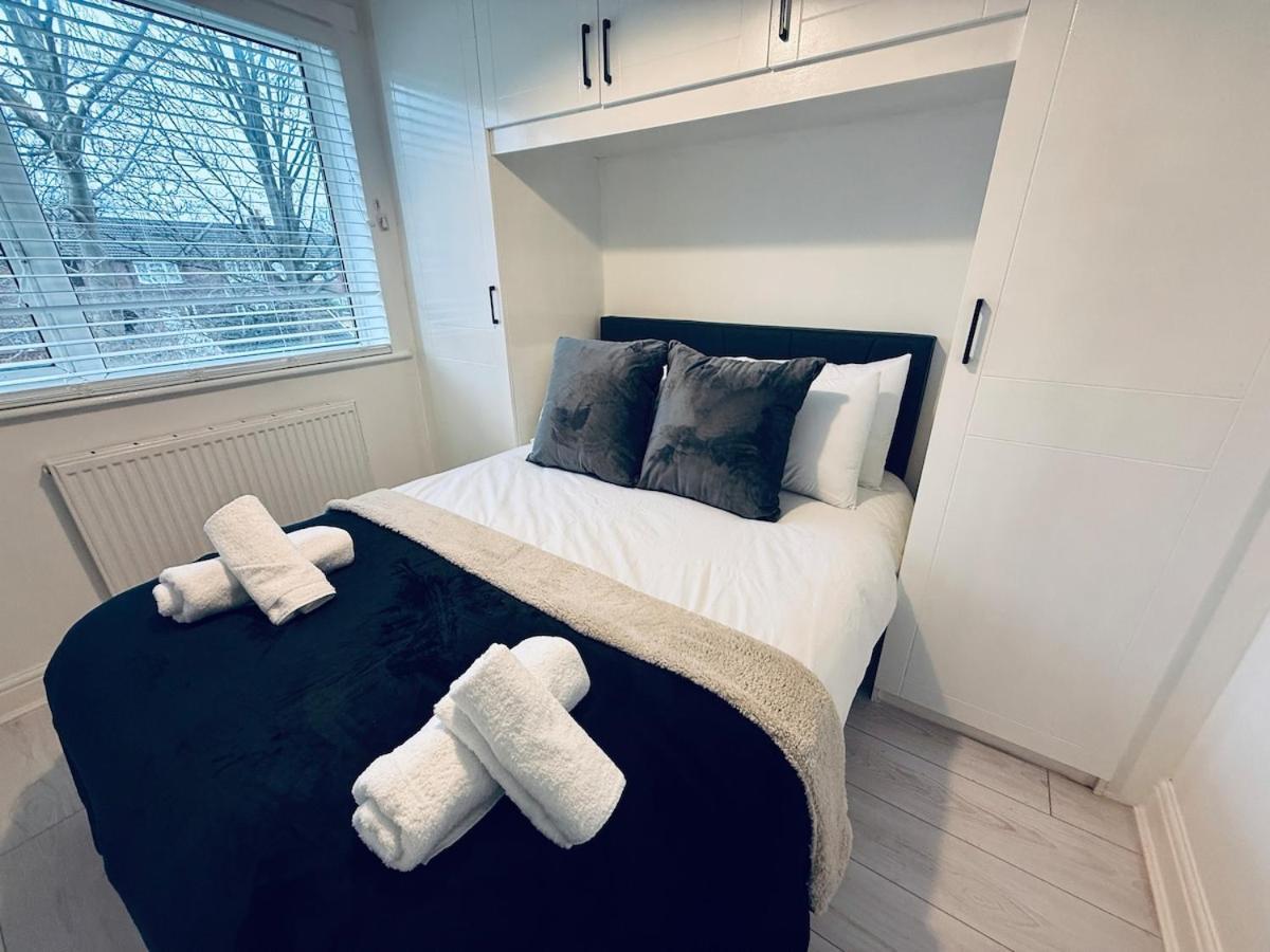 Contractor House - South - 4 Beds - 3 Bedroom - Large Parking