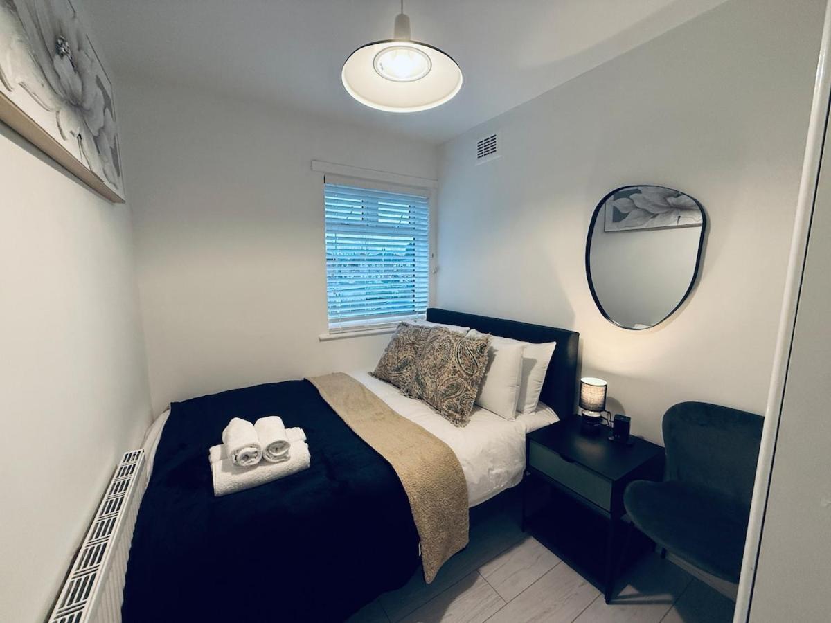 Holiday home Contractor House - South - 4 Beds - 3 Bedroom - Large Parking Manchester