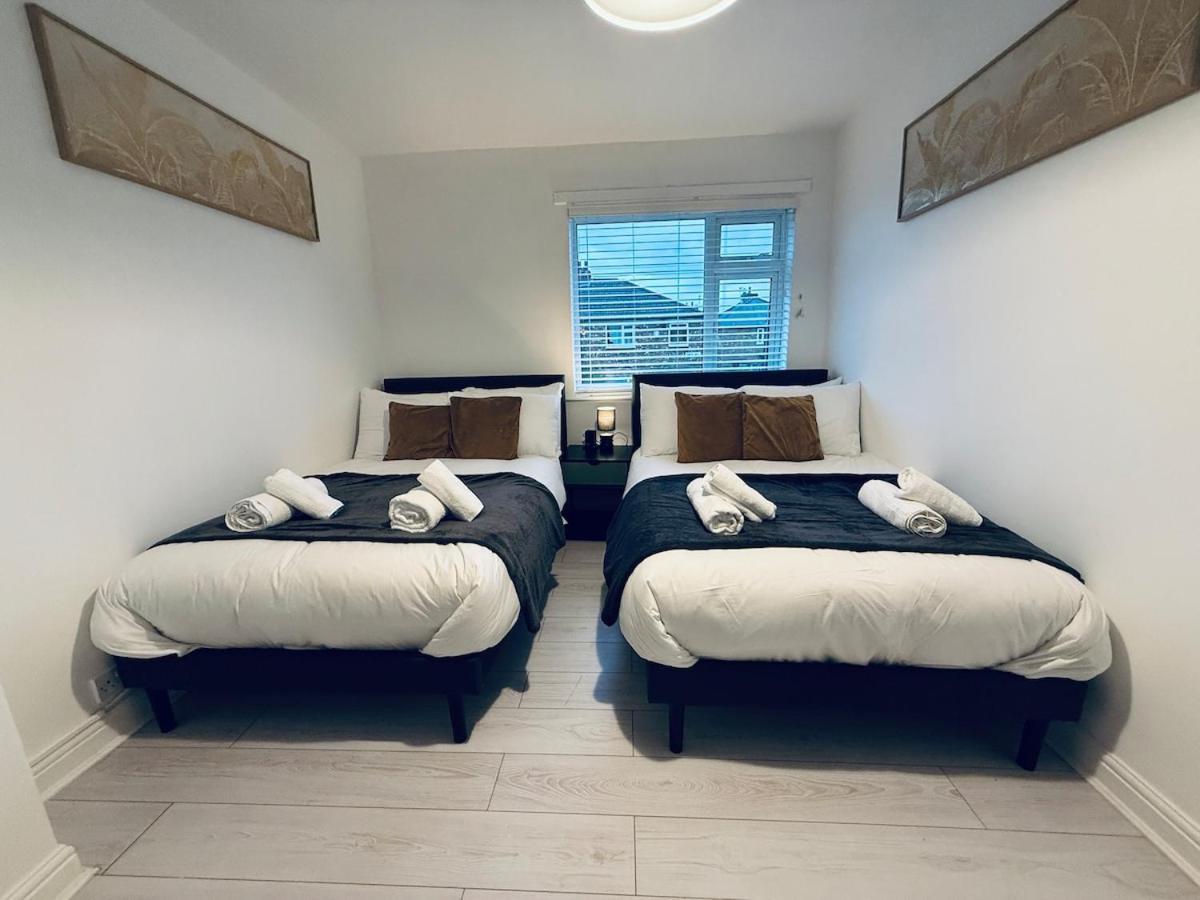 Holiday home Contractor House - South - 4 Beds - 3 Bedroom - Large Parking *