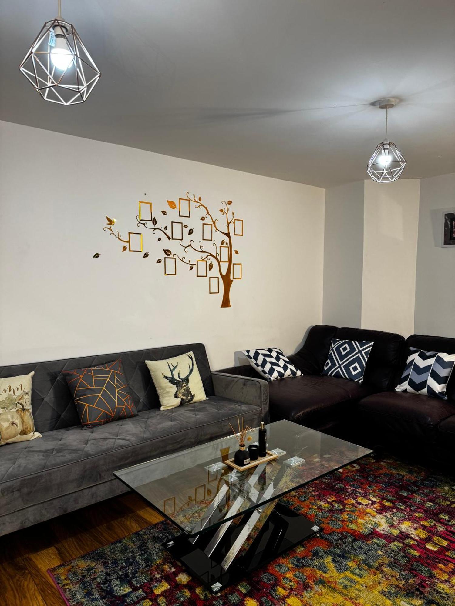 Luxury Apartment *