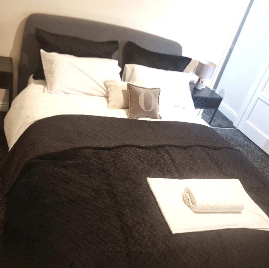 2 Beds Suburb Nestled Nook