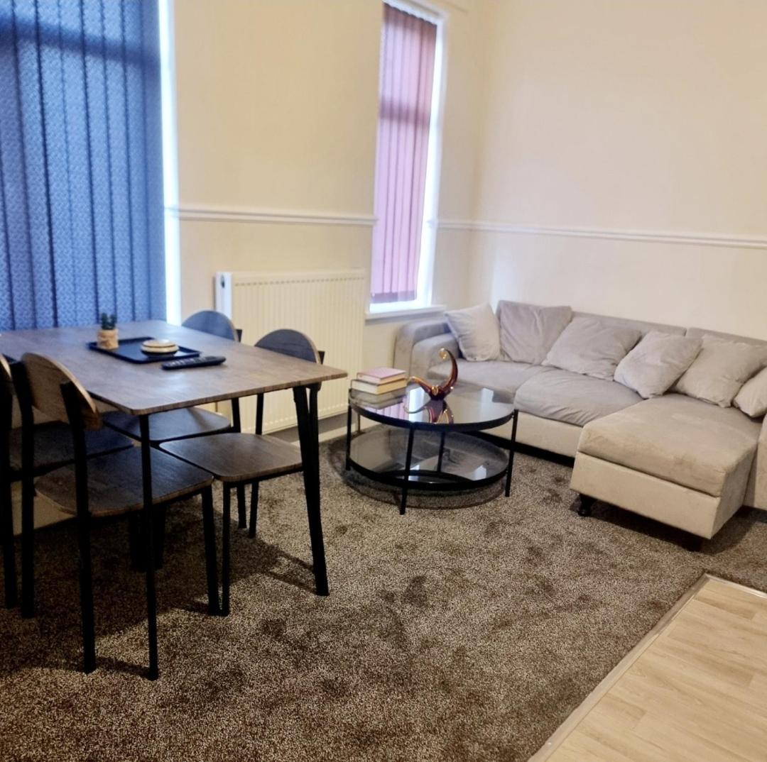 2 Beds Suburb Nestled Nook Apartment