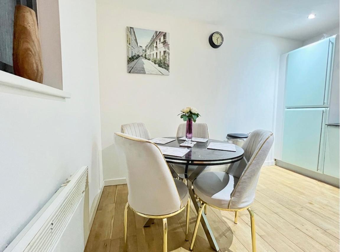 Modern Duplex Centre * Manchester