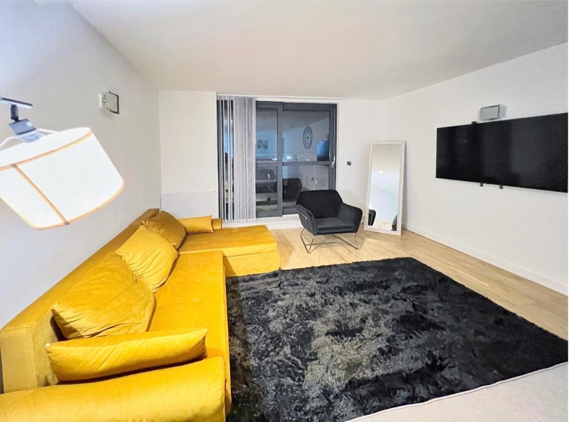 Modern Duplex Centre * Manchester