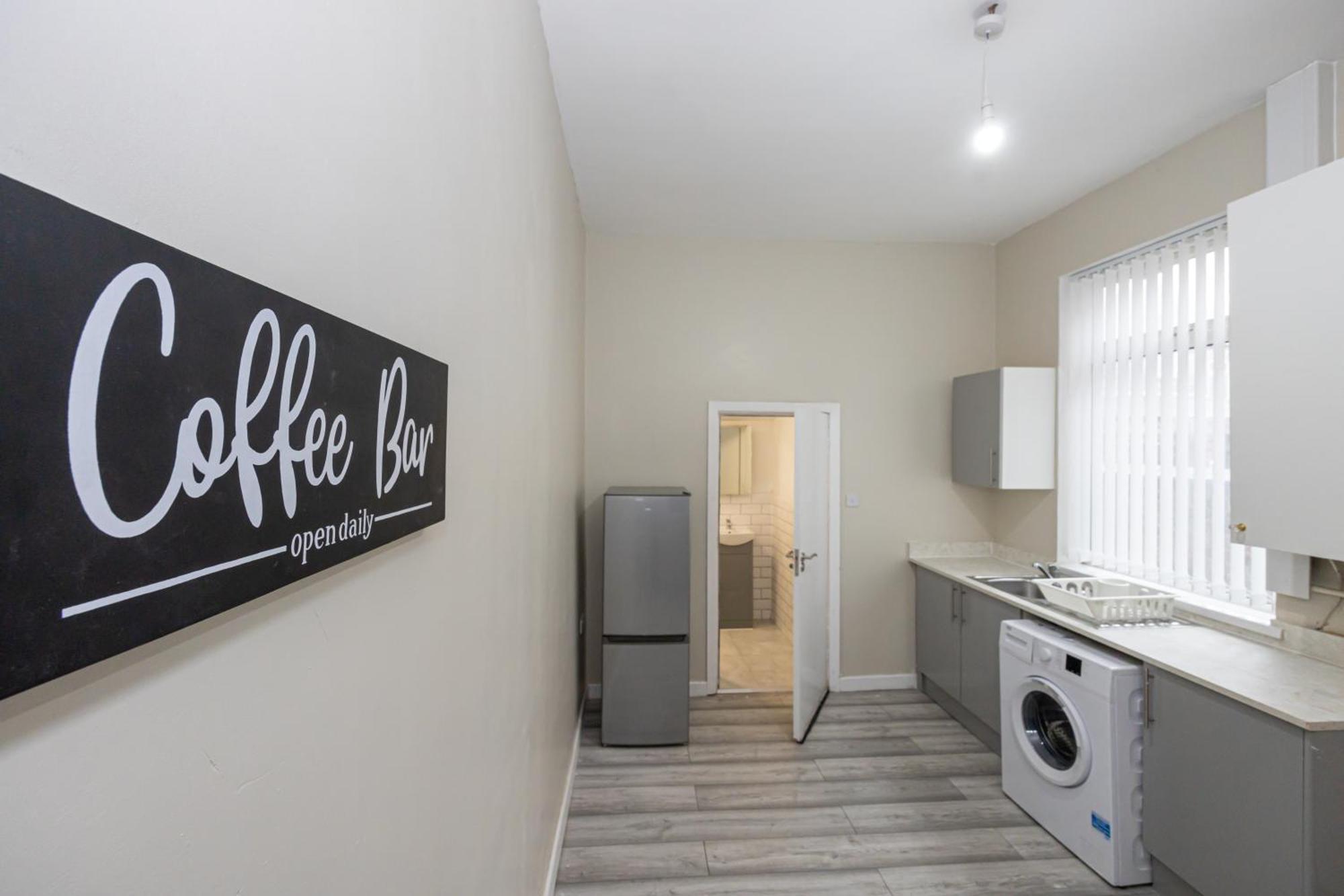 New Listing - Stunning 3 Bedroom Levenshulme Sleeps 7 Manchester