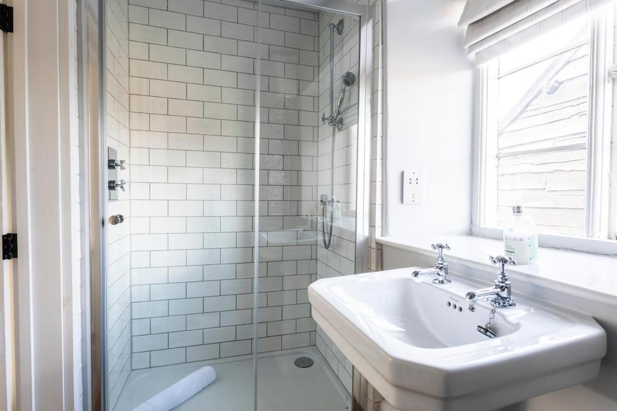 Beautiful Cotswold With Hot Tub Holiday home *