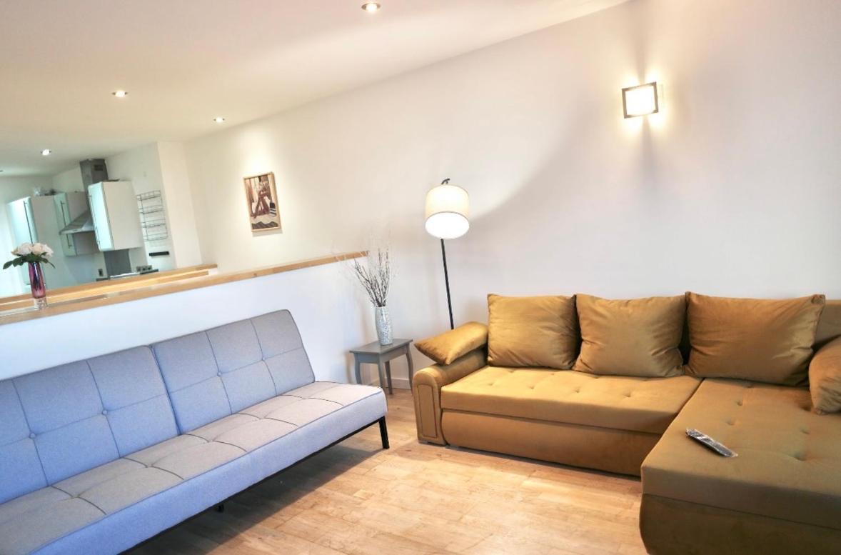 Modern Duplex Centre Apartment *
