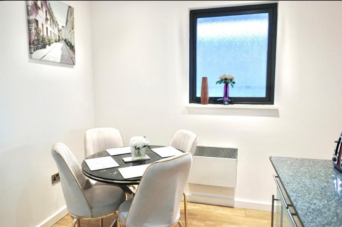 Modern Duplex Centre * Manchester