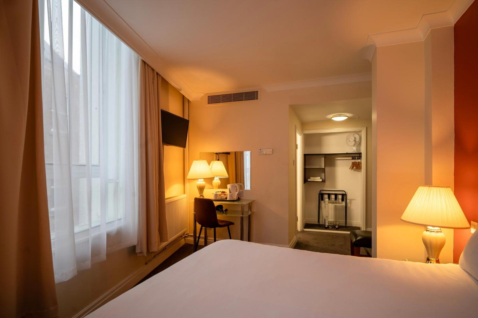 Sachas Hotel