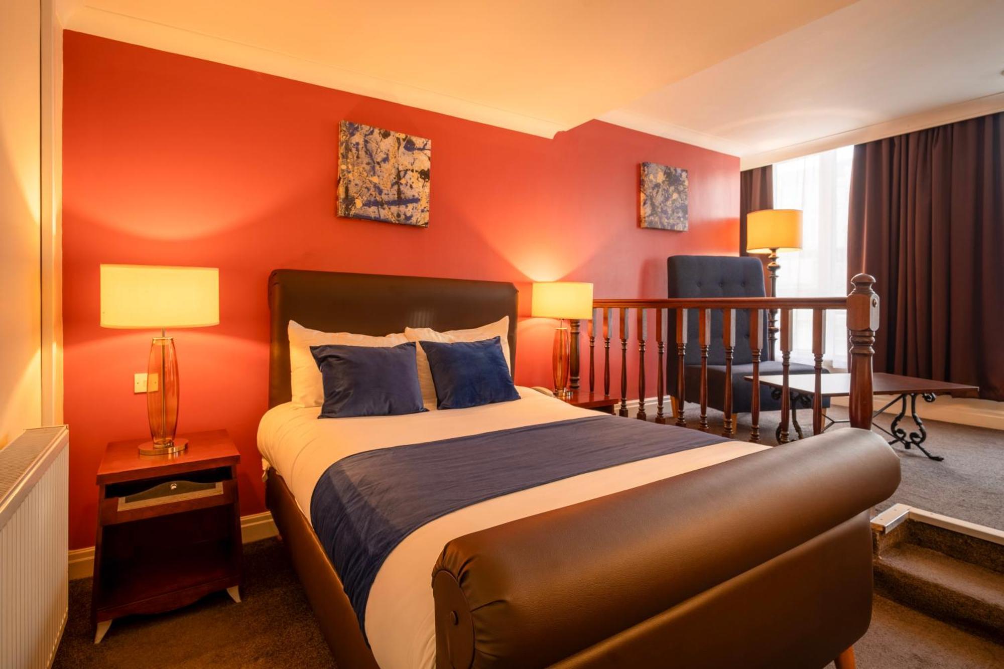 Sachas Hotel 3*