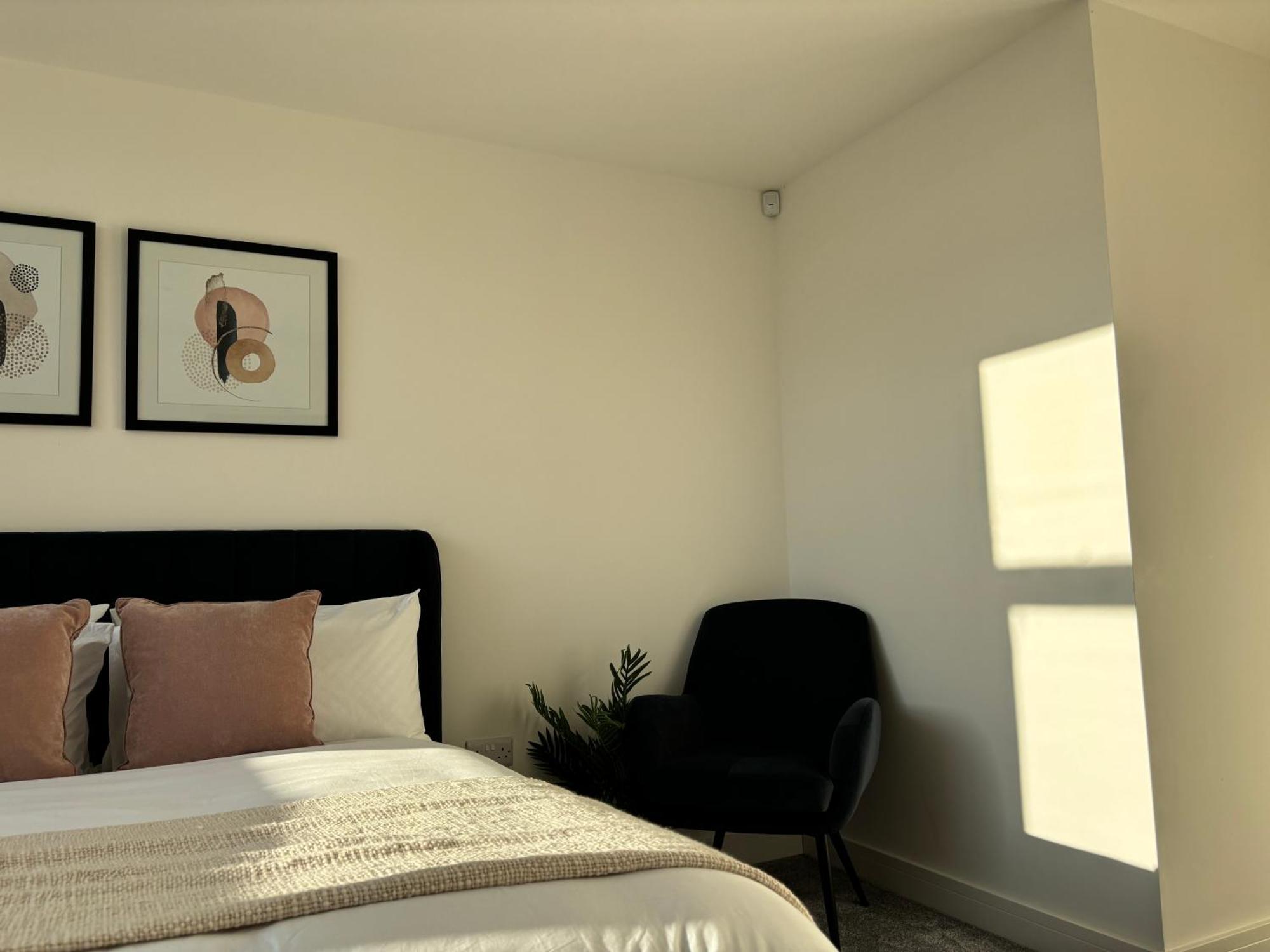 Apt, Free Parking, Business, Couples & Families
