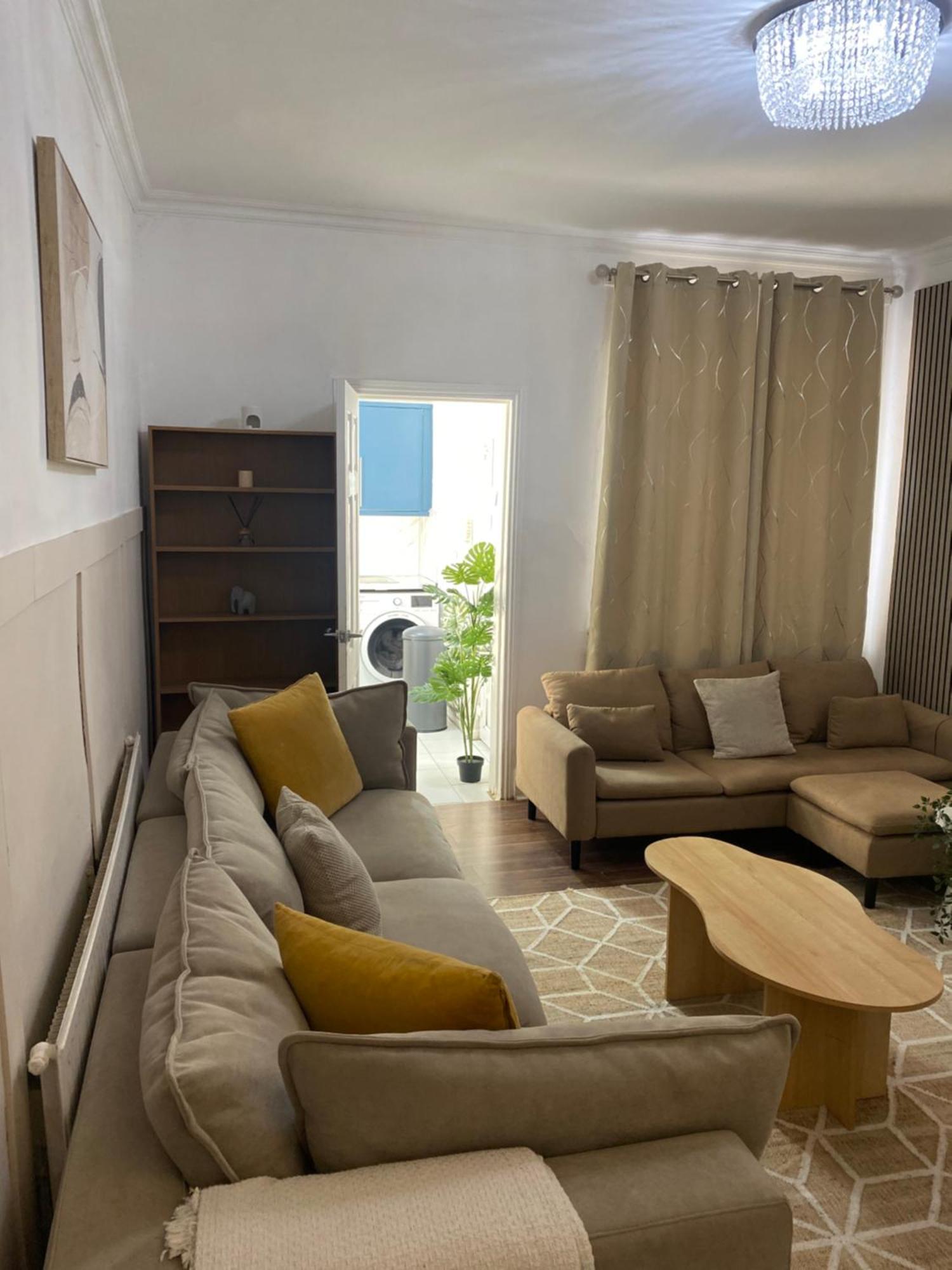 Traditional Home-games Room-free Parking * Manchester