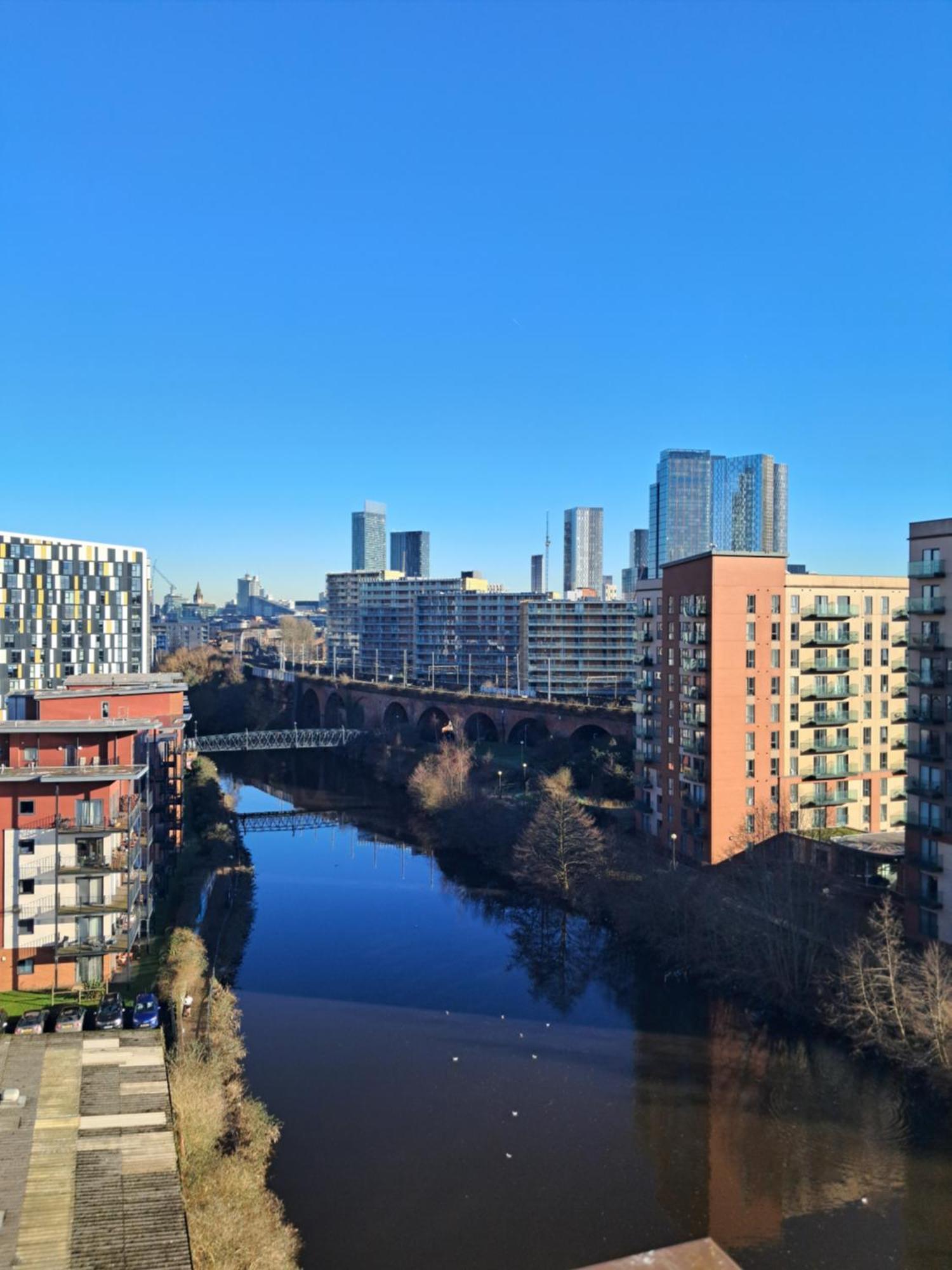 Private Balcony, Waterfront Apt, Theatres 15min Walk 1mile Media City, Old Trafford, Centre Apartment