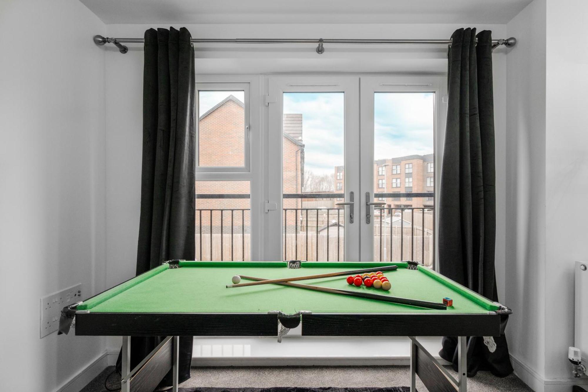 Luxury 5 Bed Near Etihad And Coop Live Holiday home Manchester