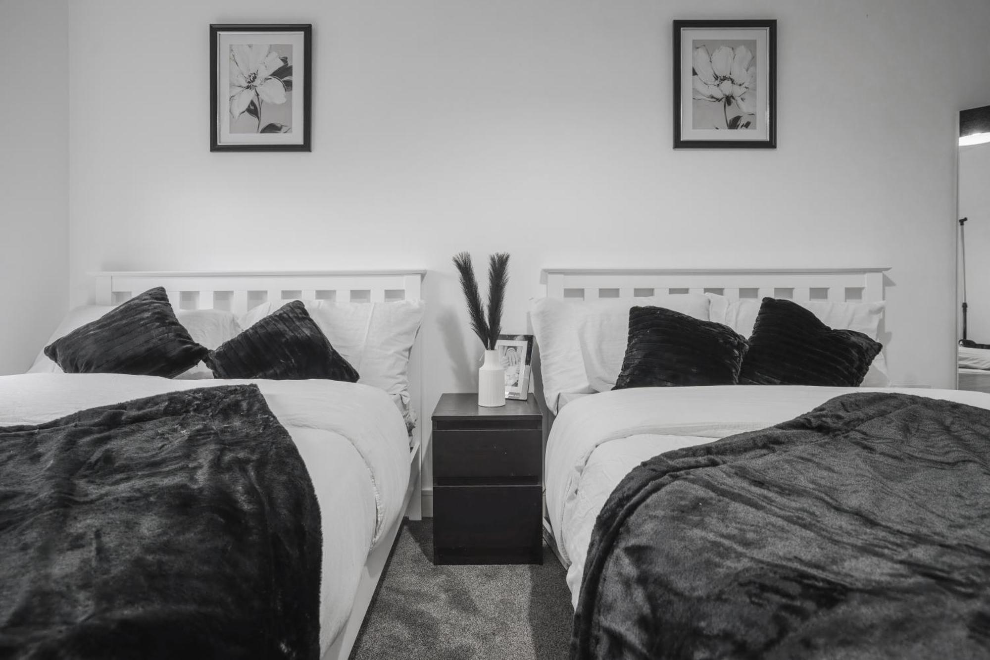 Luxury 5 Bed Near Etihad And Coop Live