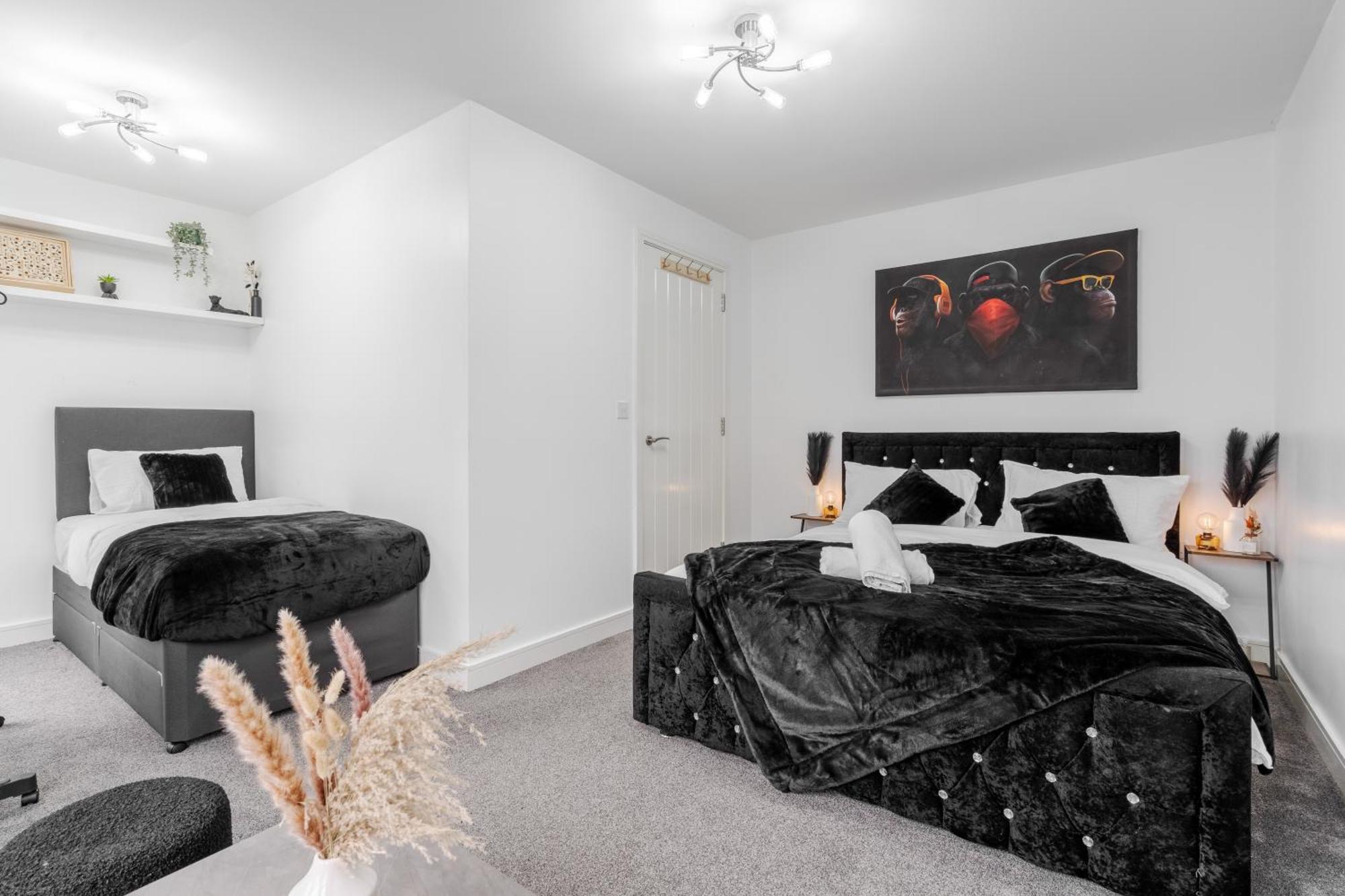 Holiday home Luxury 5 Bed Near Etihad And Coop Live *