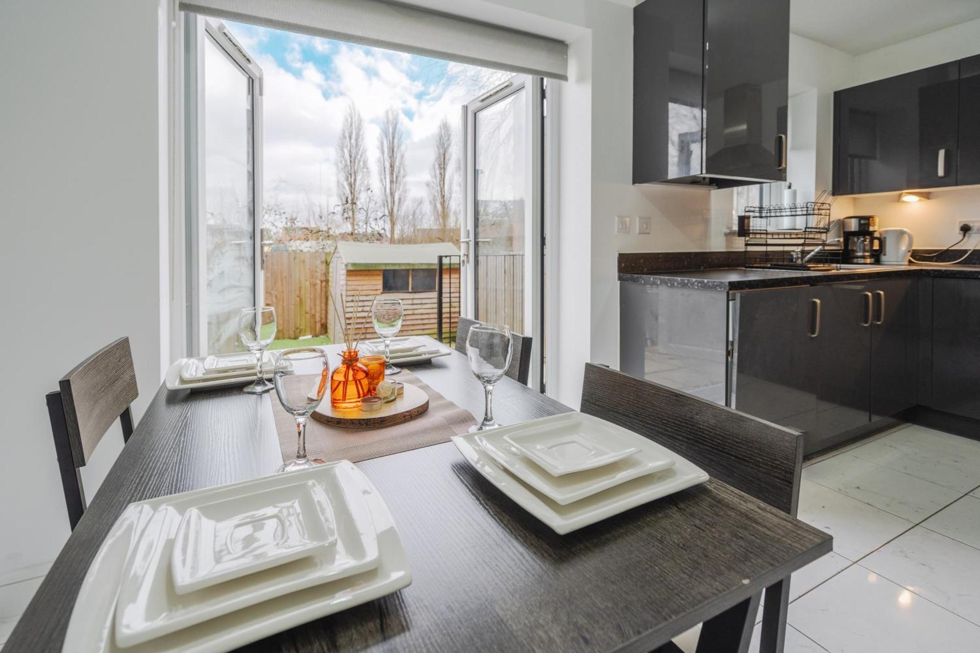 Luxury 5 Bed Near Etihad And Coop Live *