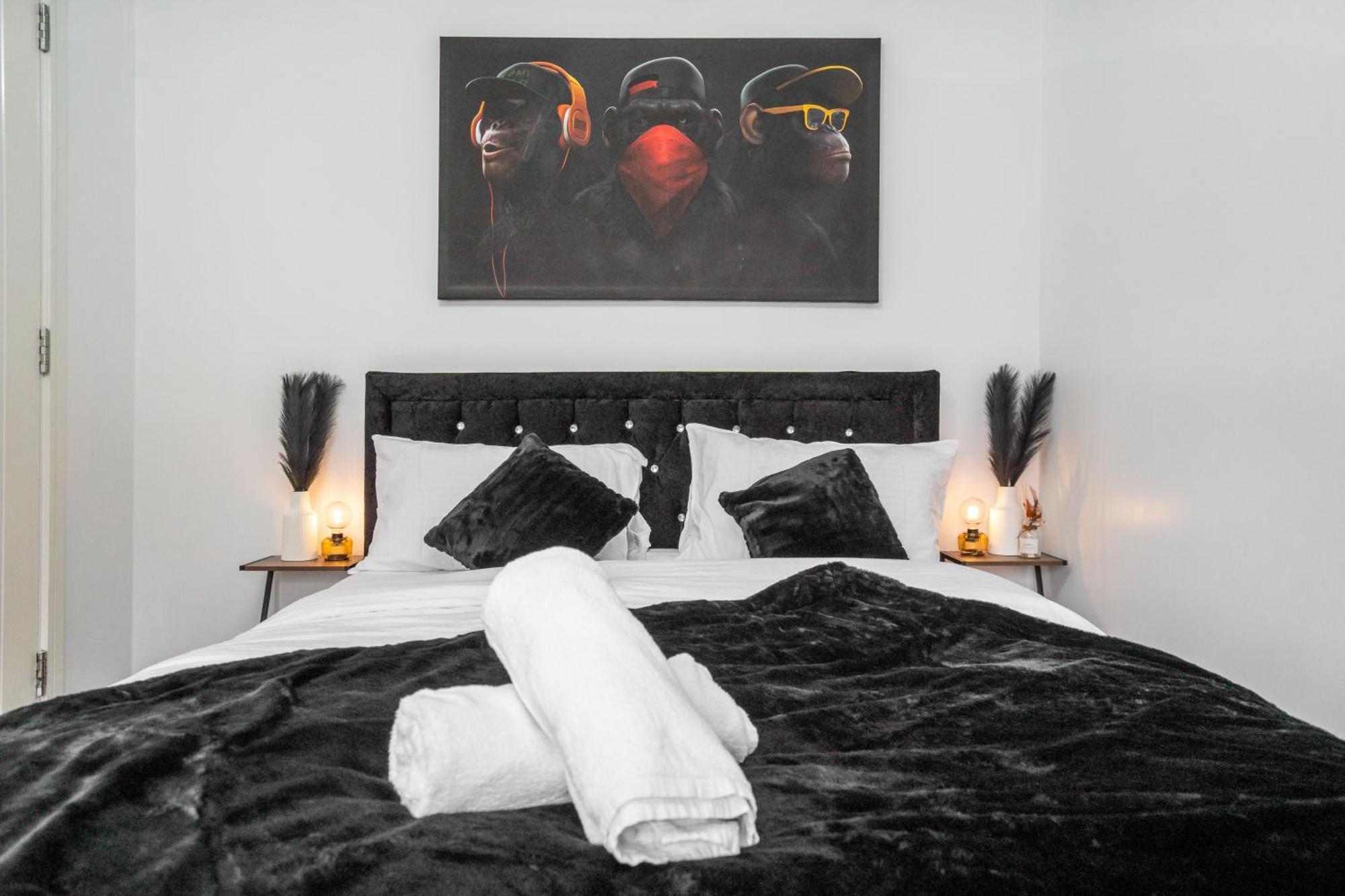 Luxury 5 Bed Near Etihad And Coop Live