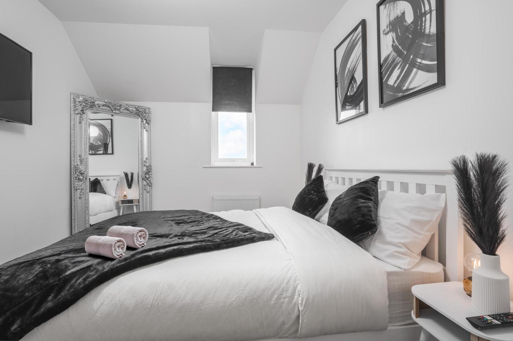 Holiday home Luxury 5 Bed Near Etihad And Coop Live