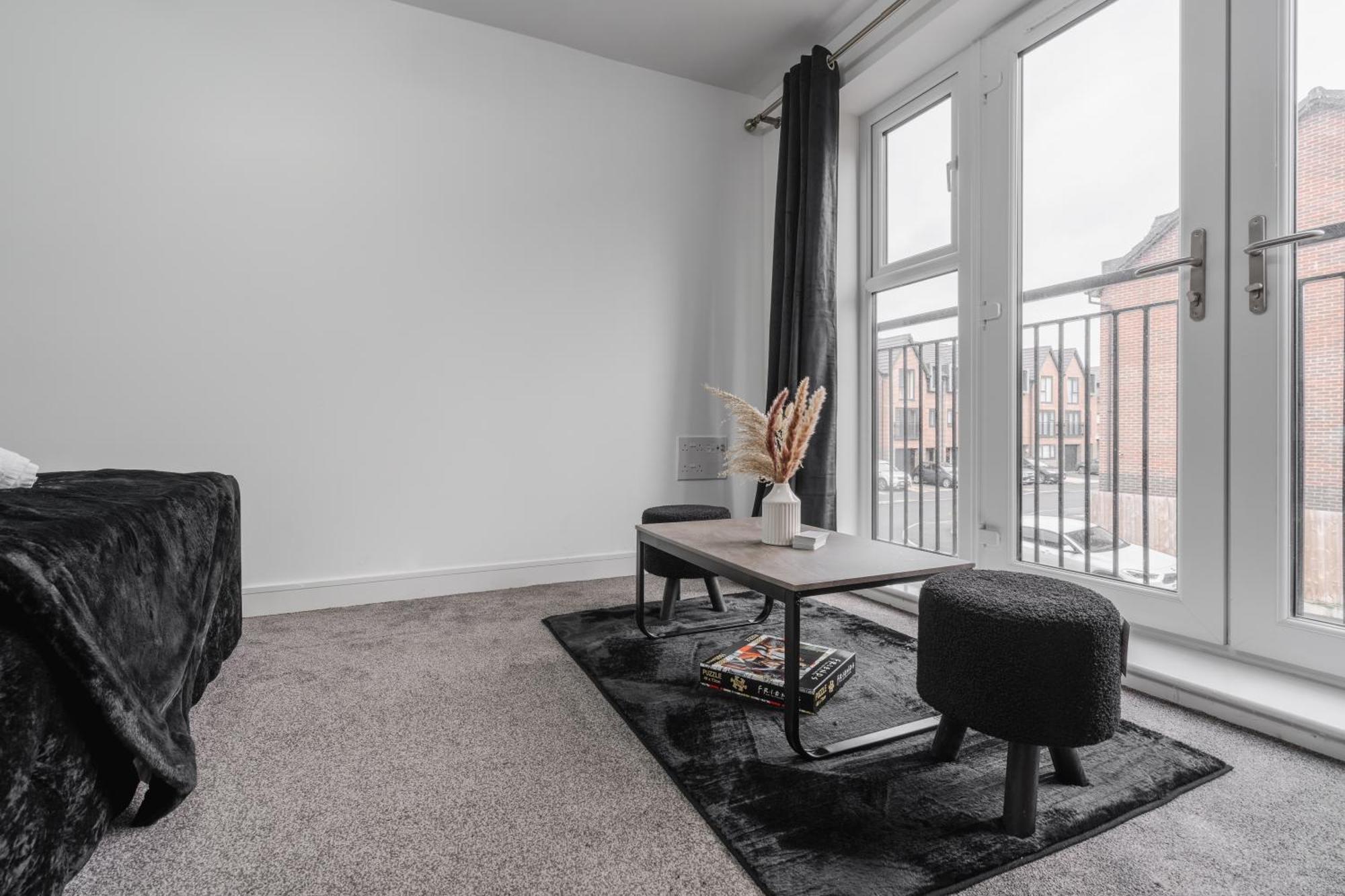 Luxury 5 Bed Near Etihad And Coop Live Holiday home