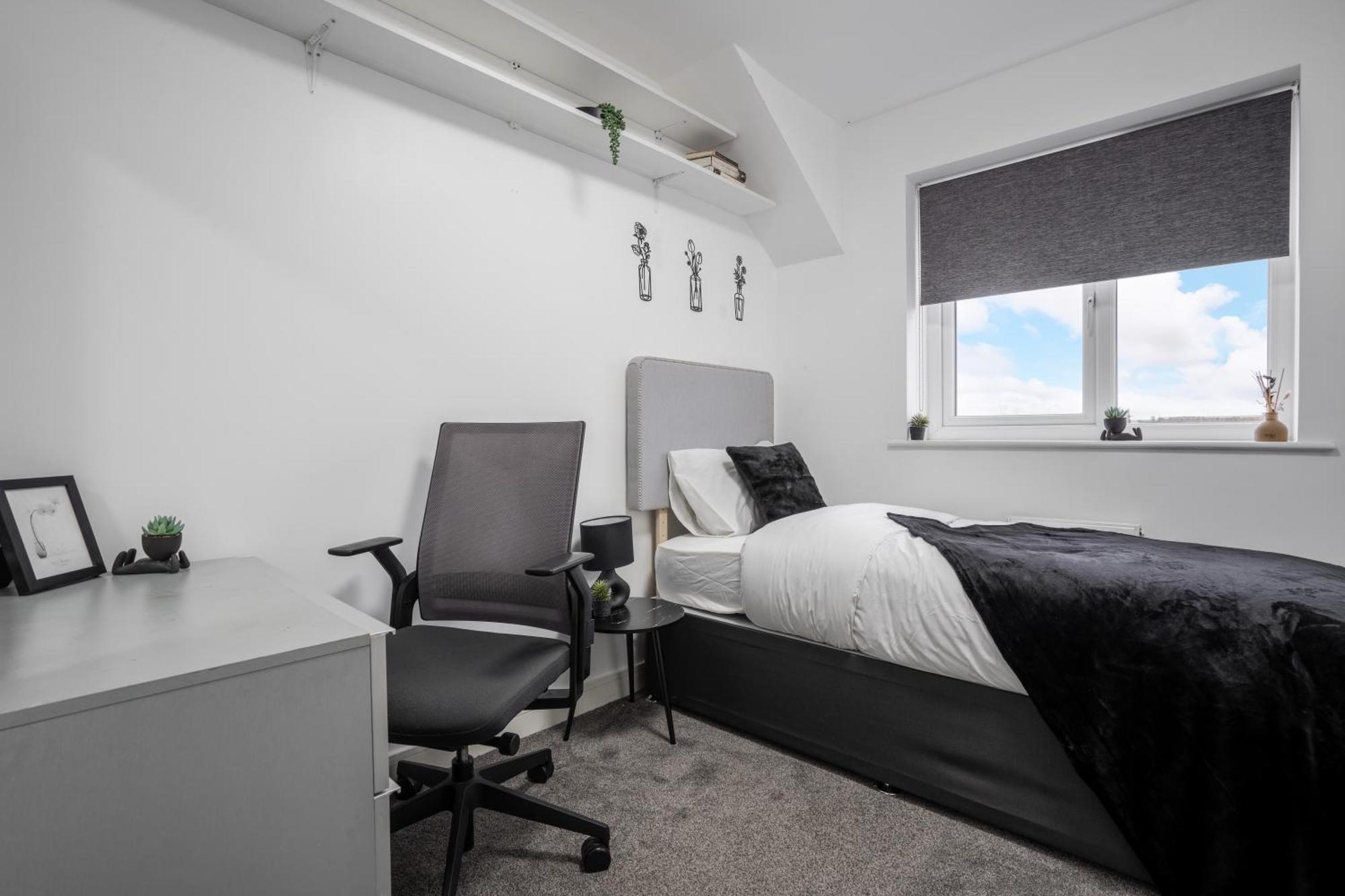 Luxury 5 Bed Near Etihad And Coop Live Holiday home Manchester