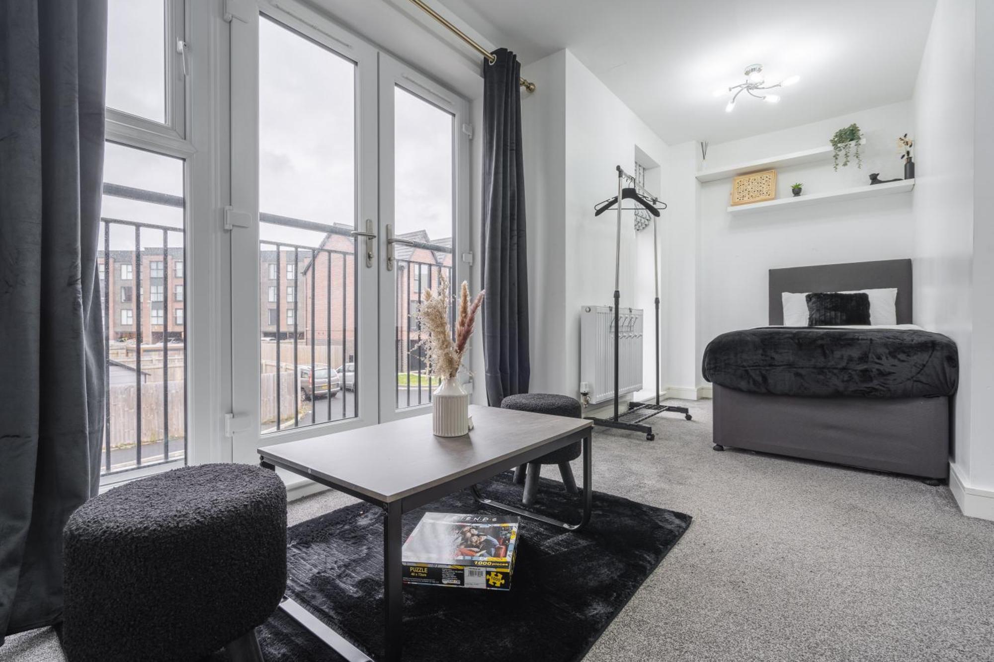 Luxury 5 Bed Near Etihad And Coop Live Holiday home