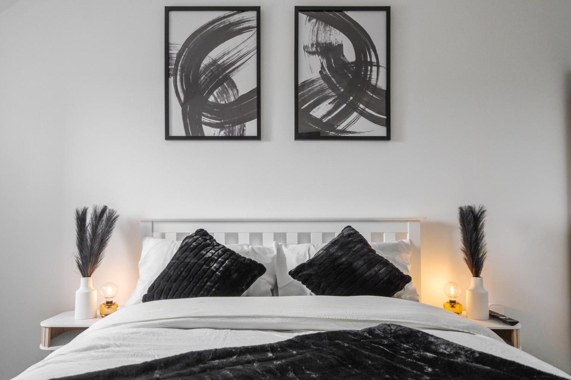 Holiday home Luxury 5 Bed Near Etihad And Coop Live *