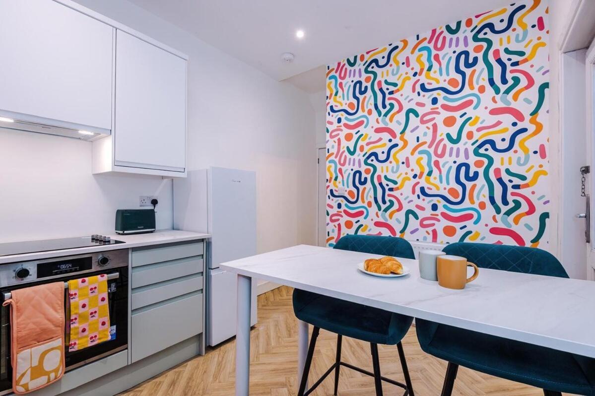 6-bed Funky Getaway Unique Vibes Holiday home