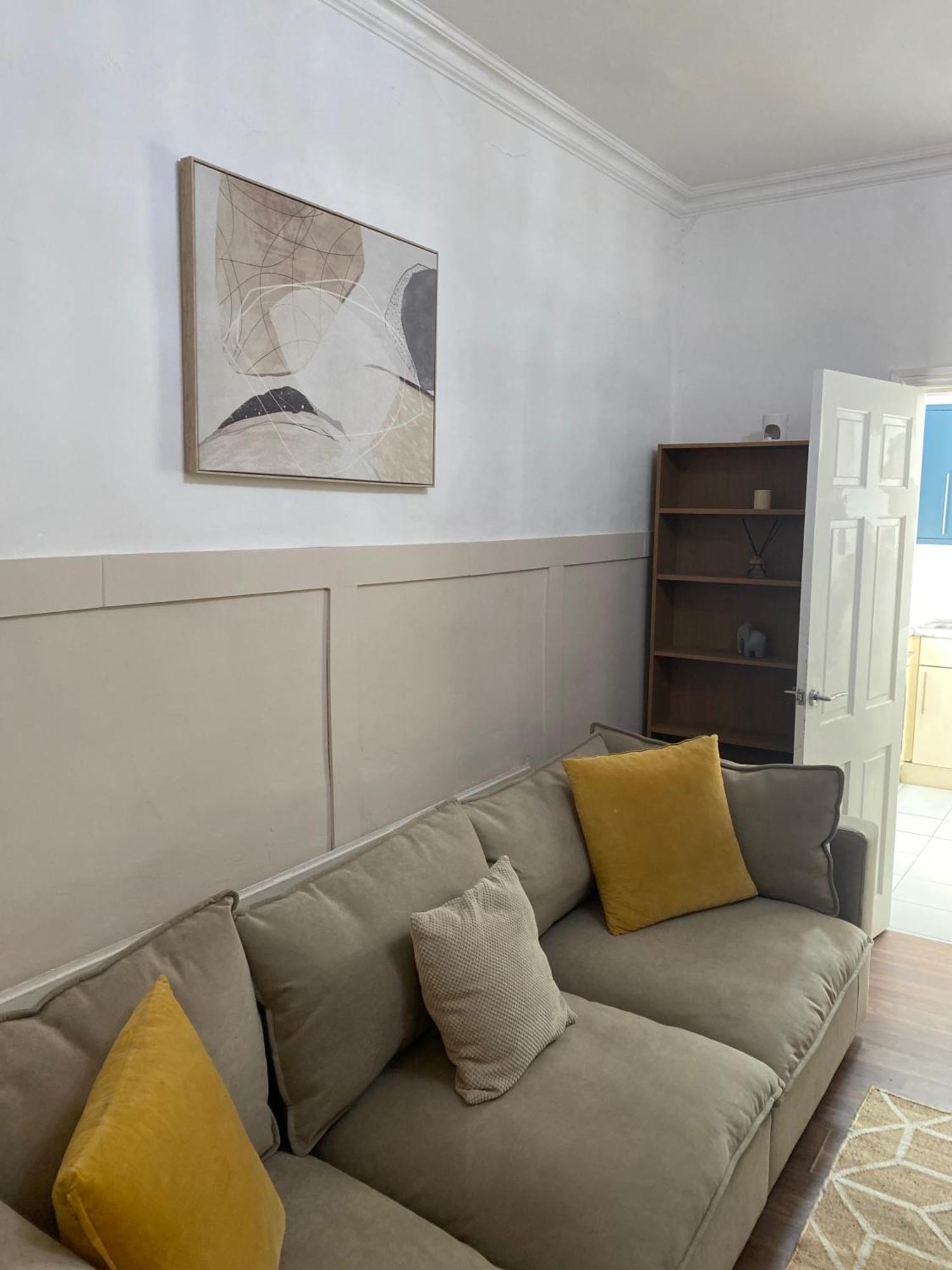 Holiday home Spacious 2-Bed Near Etihad-Games Room-Free Parking *