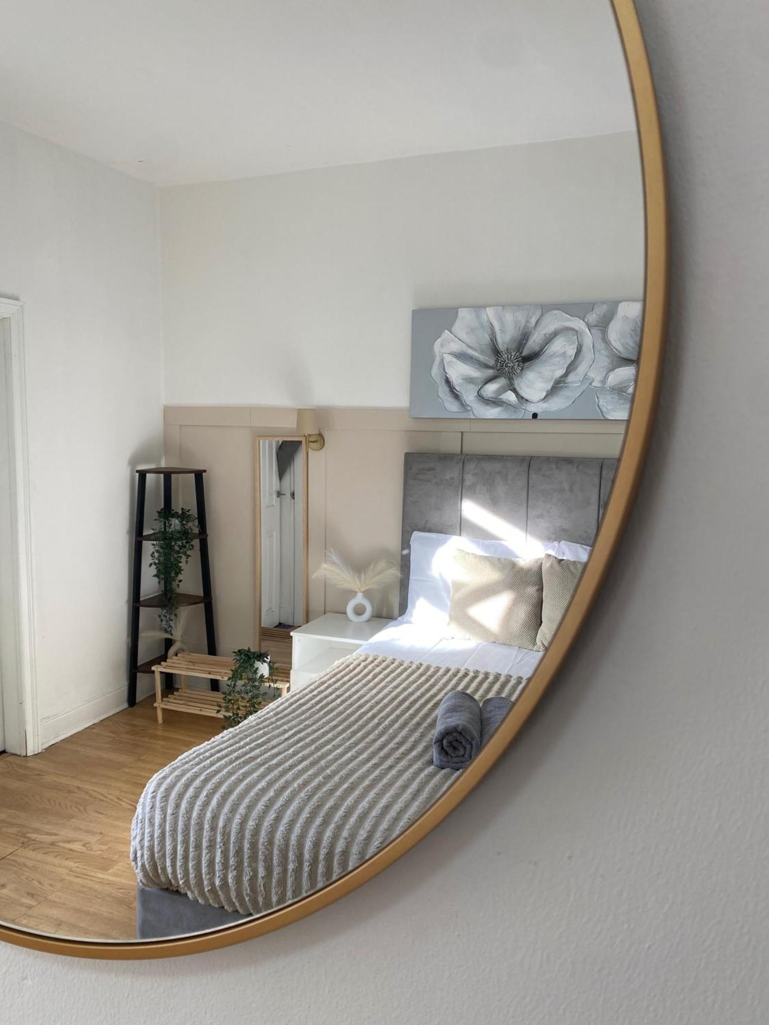 Spacious 2-Bed Near Etihad-Games Room-Free Parking