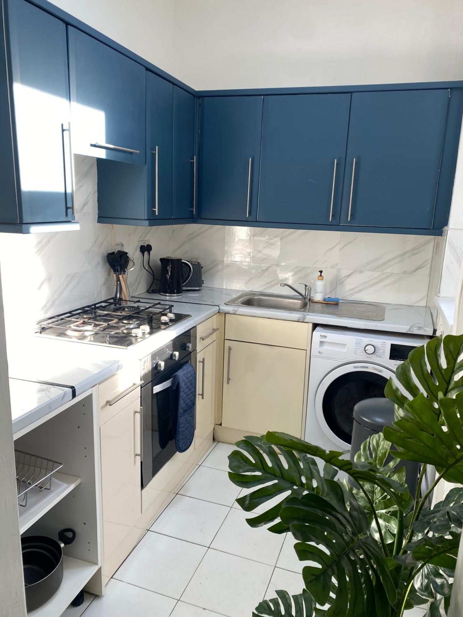 Spacious 2-Bed Near Etihad-Games Room-Free Parking Holiday home *