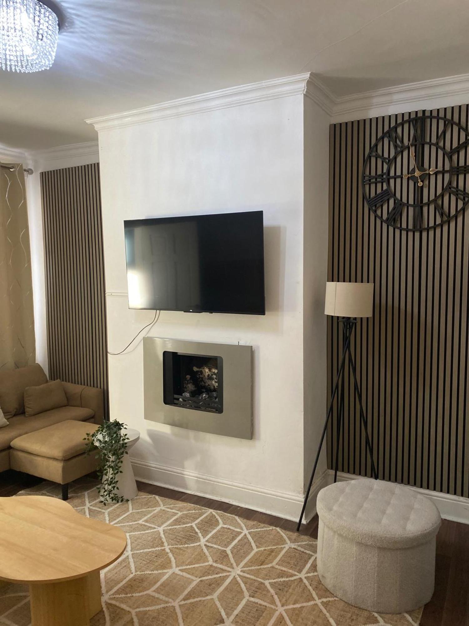 Spacious 2-Bed Near Etihad-Games Room-Free Parking *