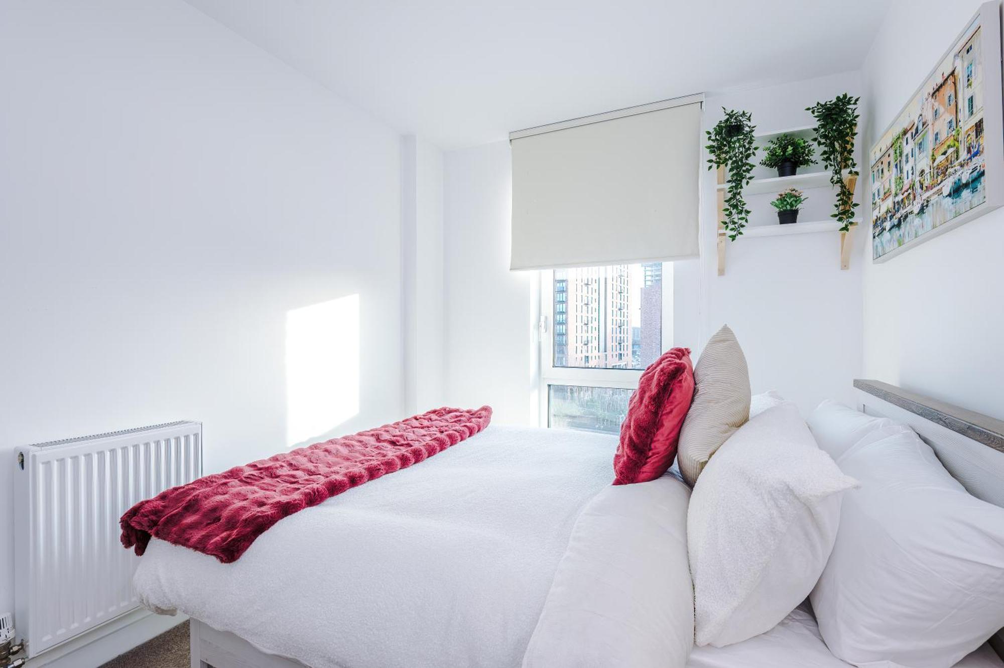 Free Parking, Centre 3bed Apartment, Balcony With Amazing Views, Sleeps 6 Manchester
