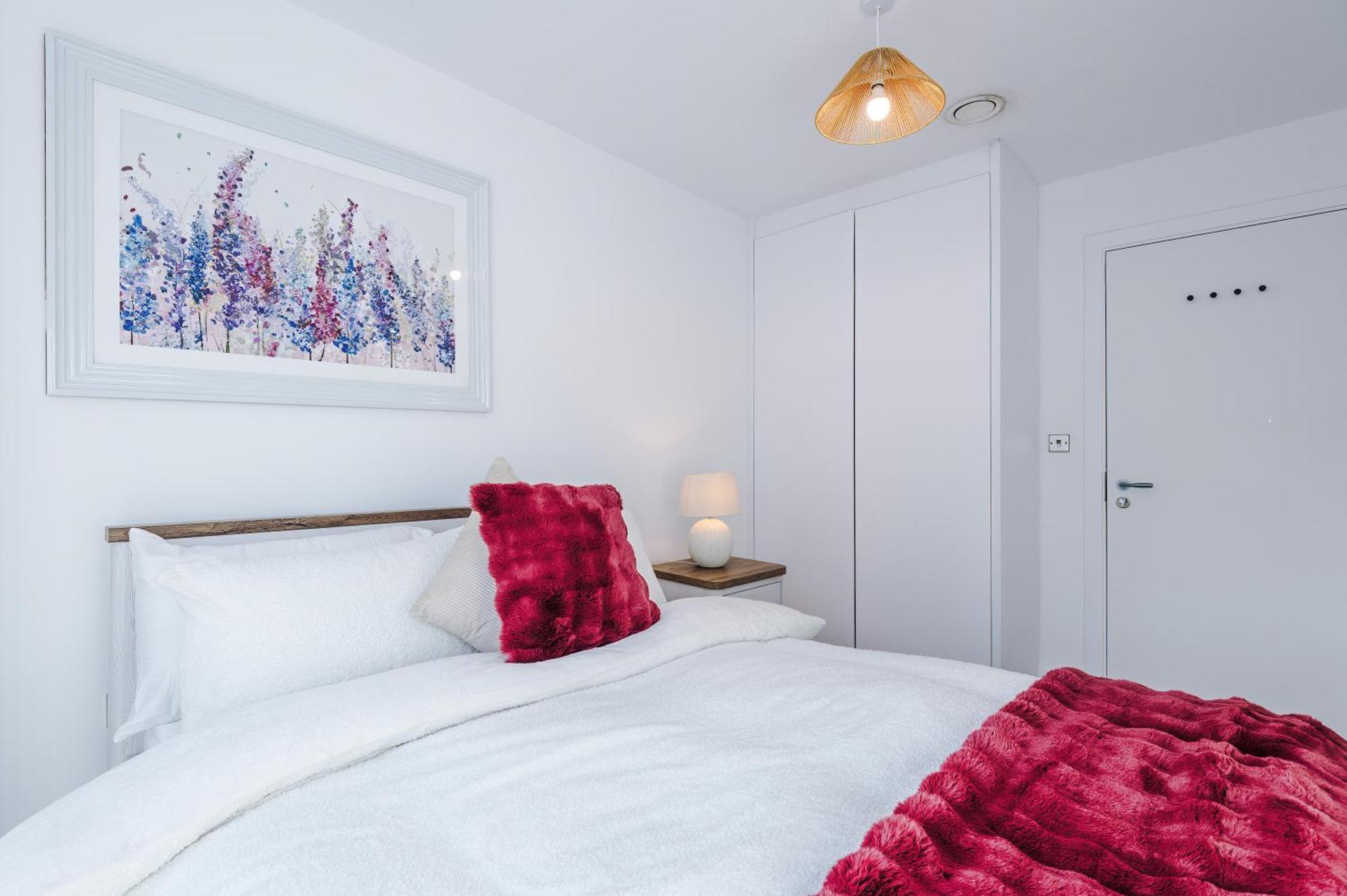 Free Parking, Centre 3bed Apartment, Balcony With Amazing Views, Sleeps 6 Manchester