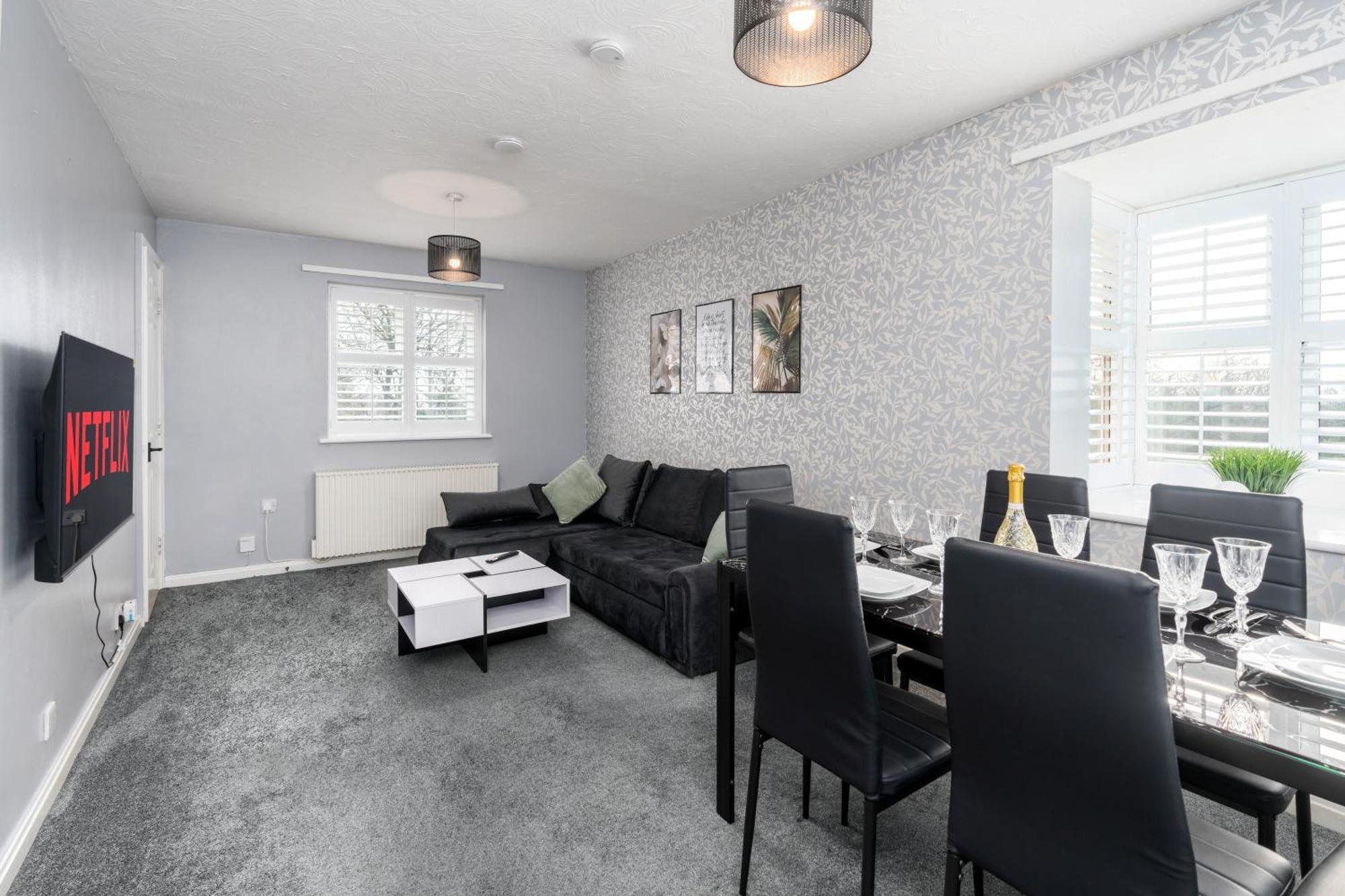 Apartment Cozy 2 Bed - Unlimited Wi-fi - Free Parking - Sleeps 6 - By Old Trafford *