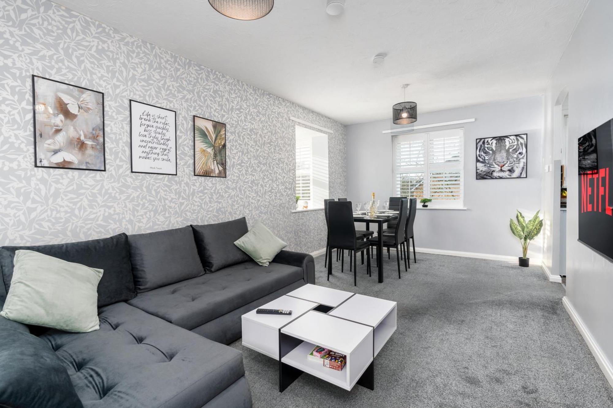Cozy 2 Bed - Unlimited Wi-fi - Free Parking - Sleeps 6 - By Old Trafford *