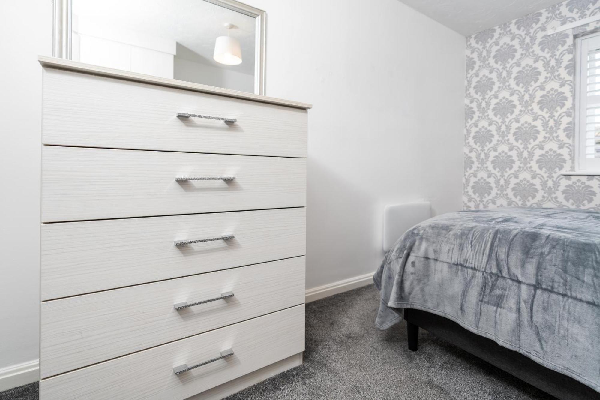 Cozy 2 Bed - Unlimited Wi-fi - Free Parking - Sleeps 6 - By Old Trafford